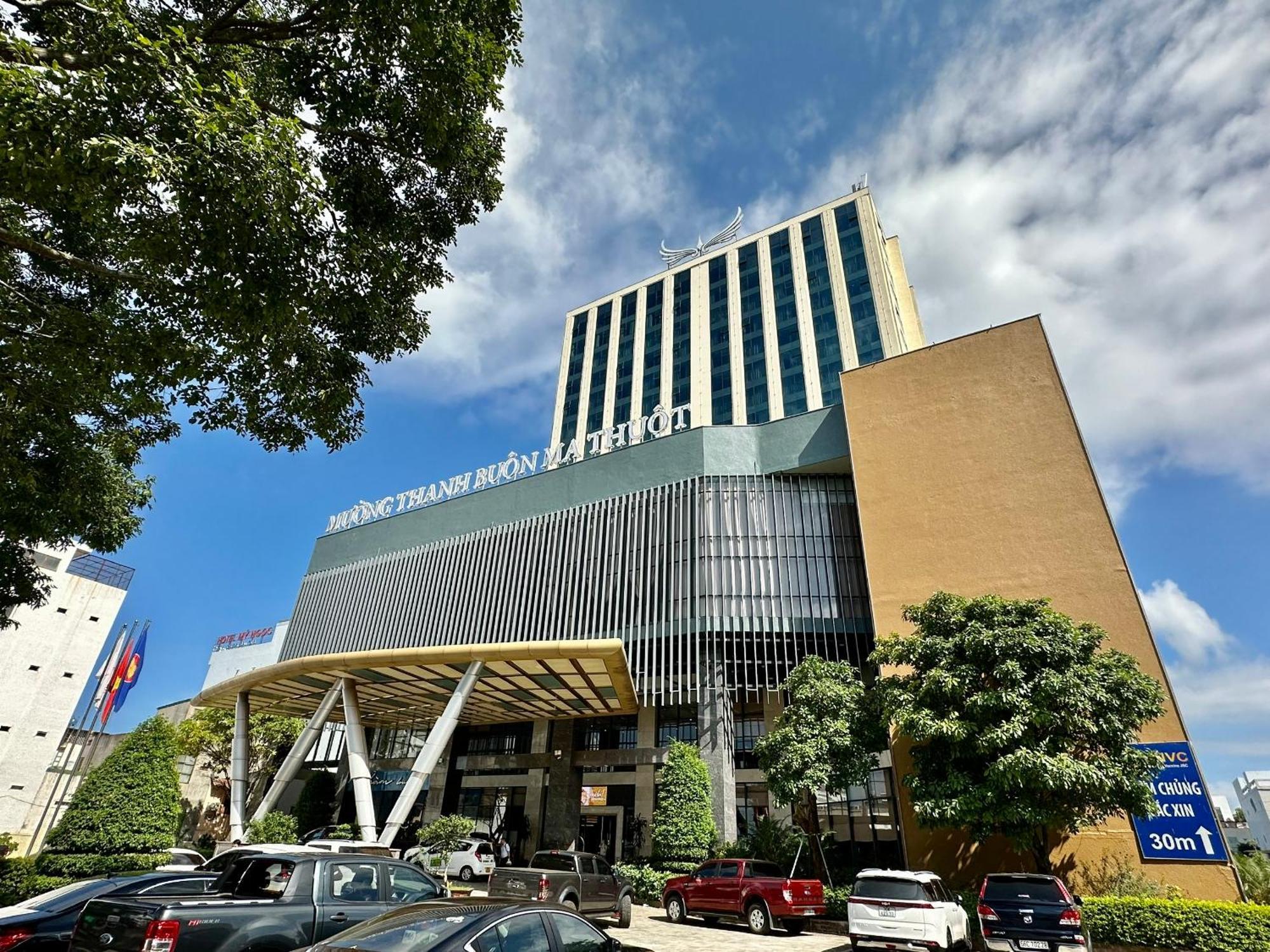 Muong Thanh Luxury Buon Ma Thuot Hotel Exterior photo